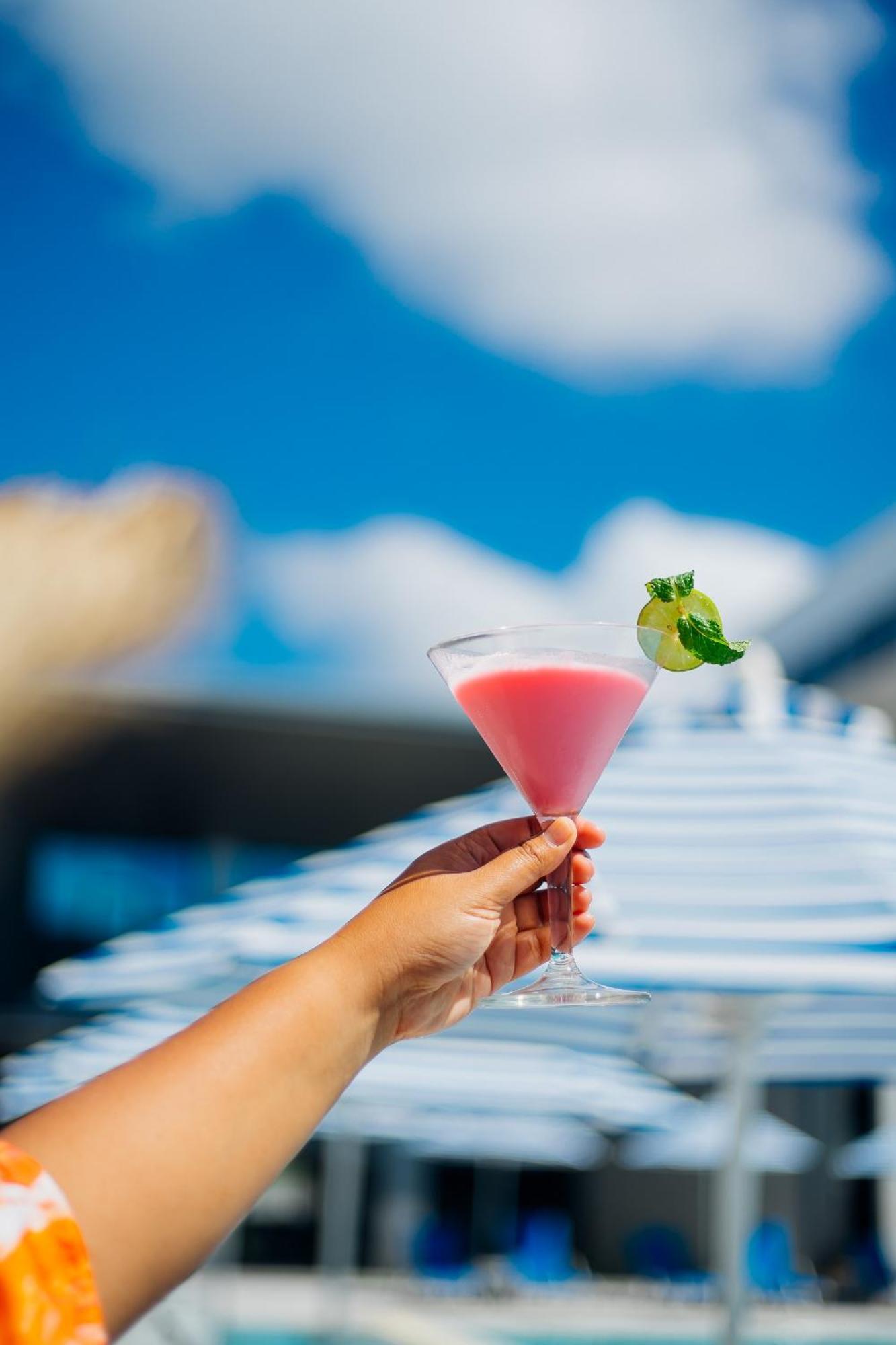 Seabed Grand Hotel Phuket - Sha Extra Plus المظهر الخارجي الصورة A cosmopolitan