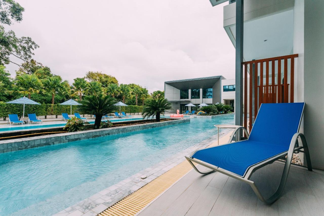 Seabed Grand Hotel Phuket - Sha Extra Plus المظهر الخارجي الصورة A poolside chaise longue