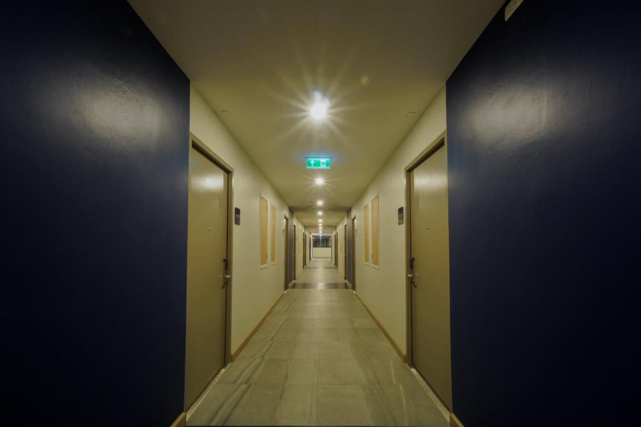 Seabed Grand Hotel Phuket - Sha Extra Plus المظهر الخارجي الصورة A corridor in a hotel