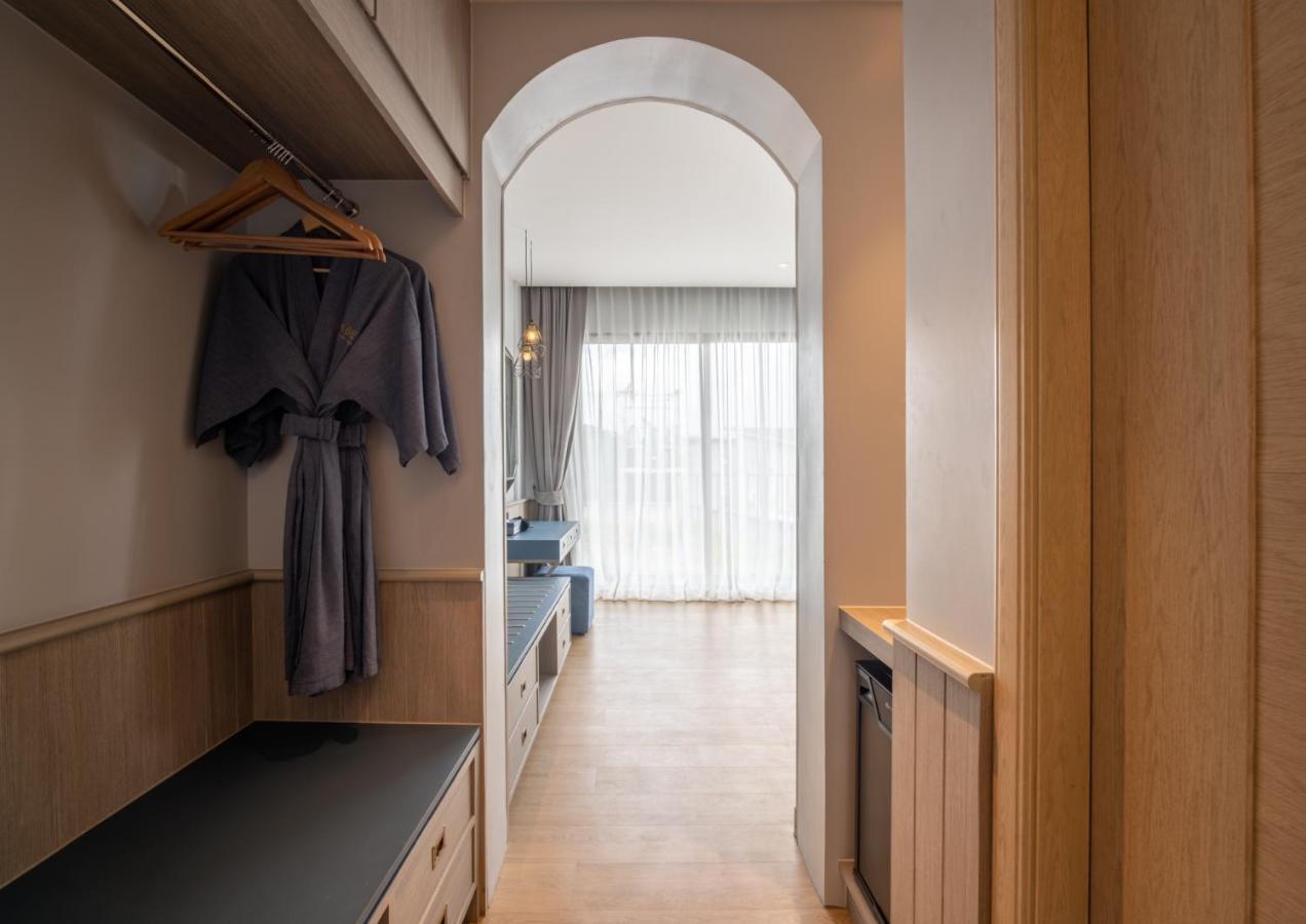 Seabed Grand Hotel Phuket - Sha Extra Plus المظهر الخارجي الصورة A room at the hotel