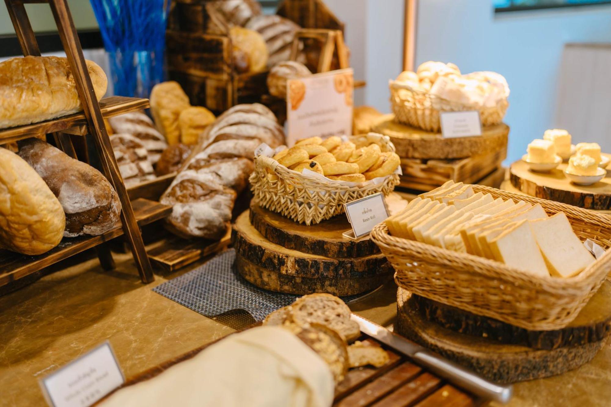Seabed Grand Hotel Phuket - Sha Extra Plus المظهر الخارجي الصورة Cheese at a cheese shop
