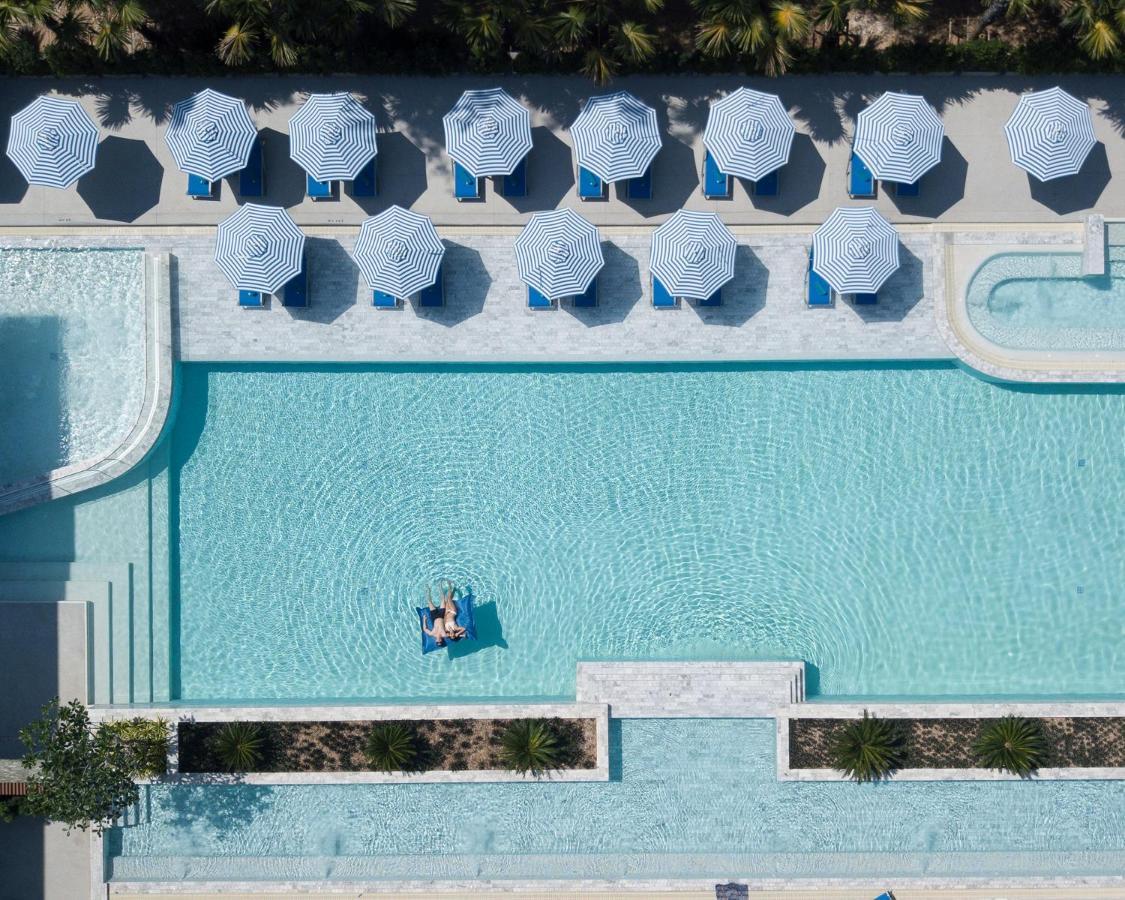 Seabed Grand Hotel Phuket - Sha Extra Plus المظهر الخارجي الصورة Aerial view of the pool at the Hotel