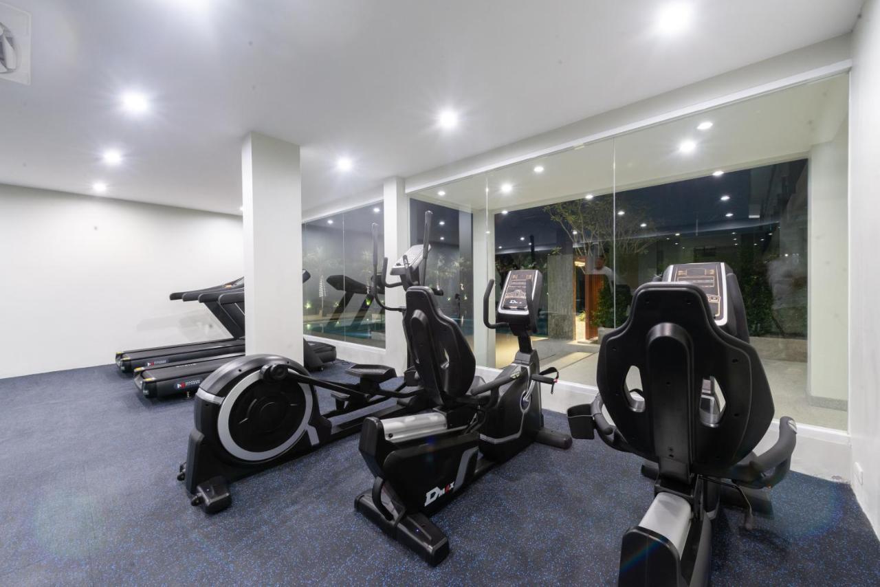 Seabed Grand Hotel Phuket - Sha Extra Plus المظهر الخارجي الصورة A gym at a hotel